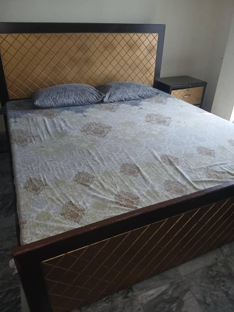 bed two side tabe 2