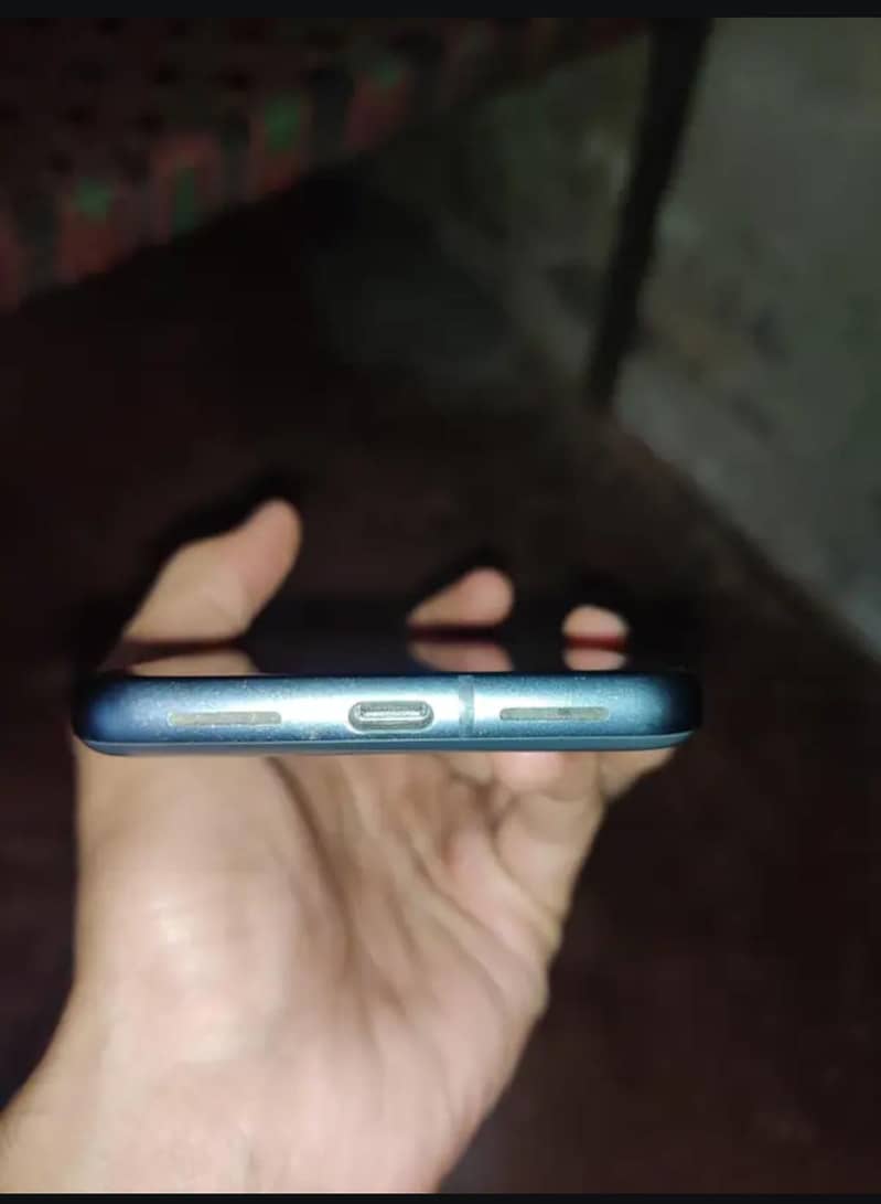 Google Pixel 8 4