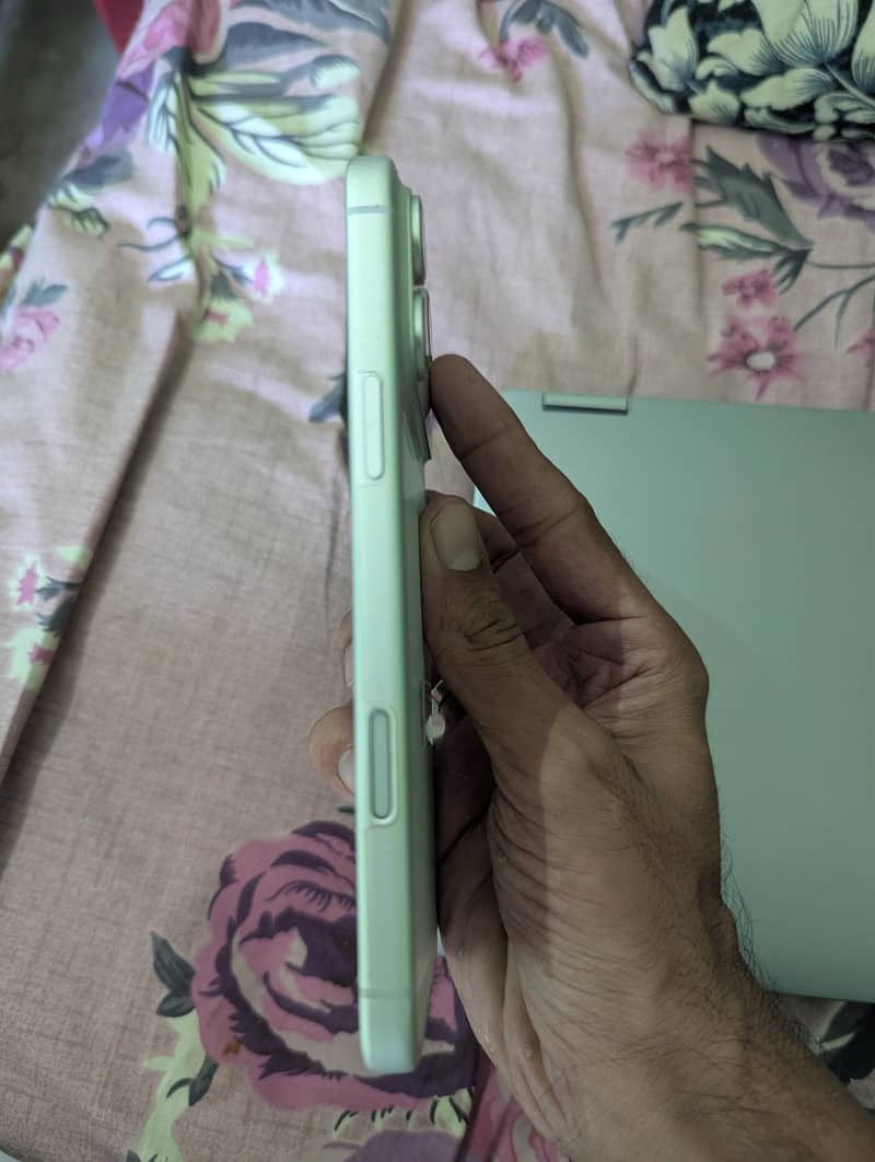 Apple iPhone 17 Pro Max 3