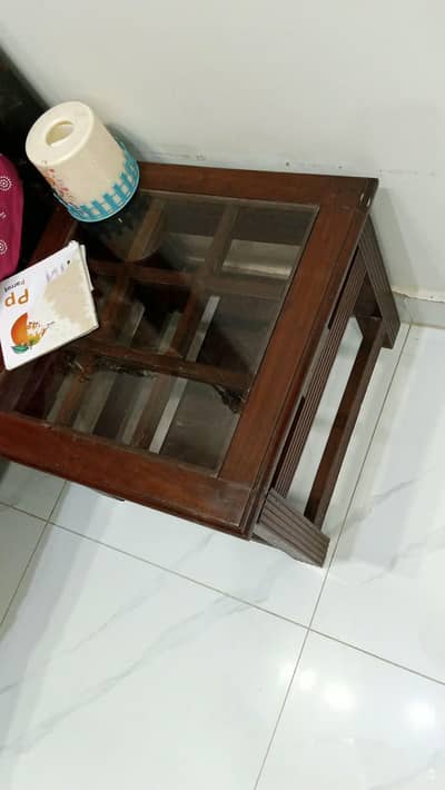3 set table for sale. pure lakrii k hea.