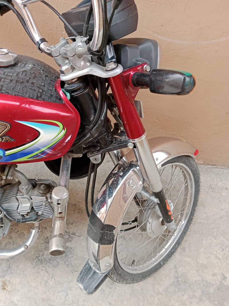 Honda CD70 3