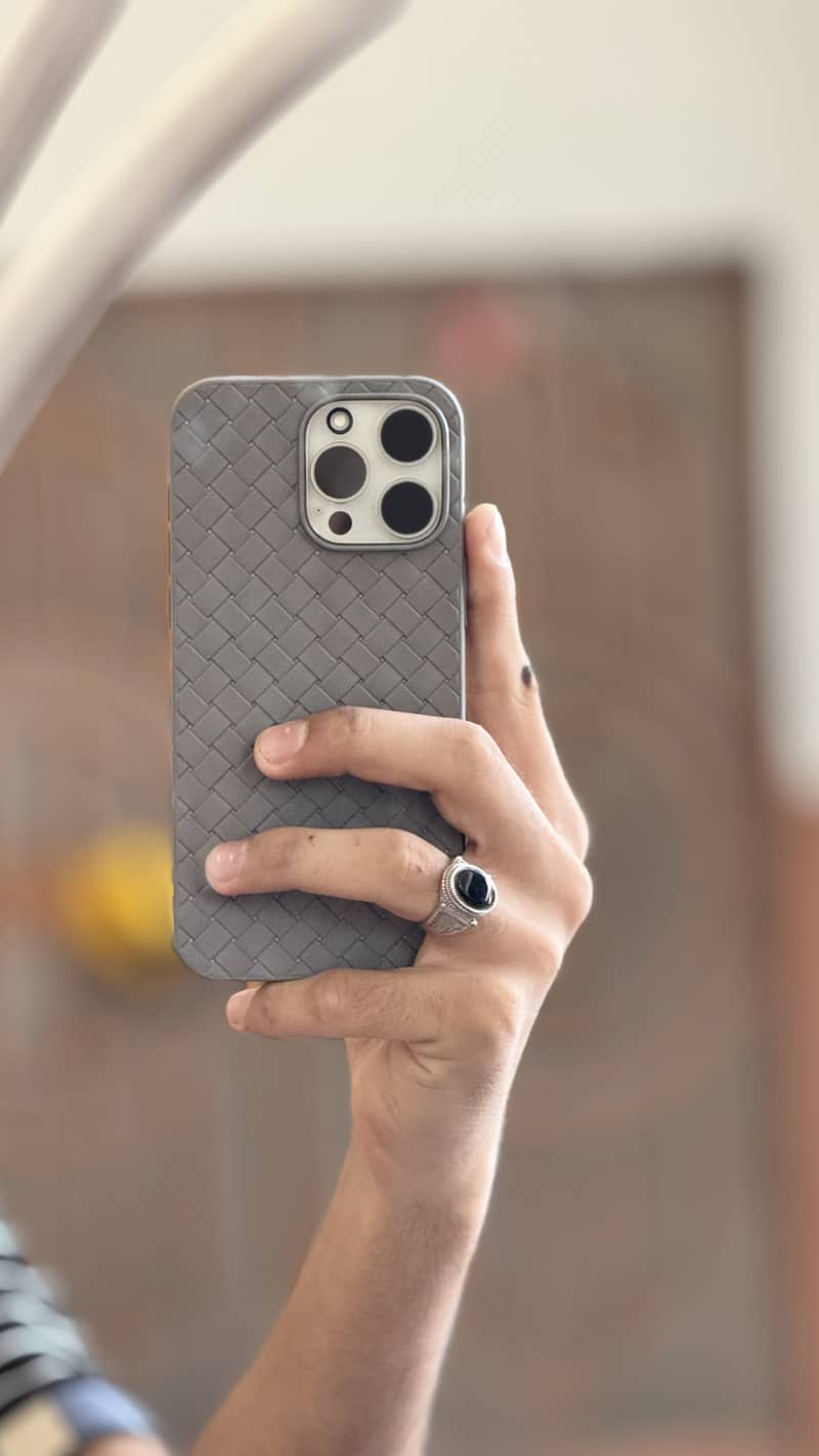 Apple iPhone 15 Pro Max 1