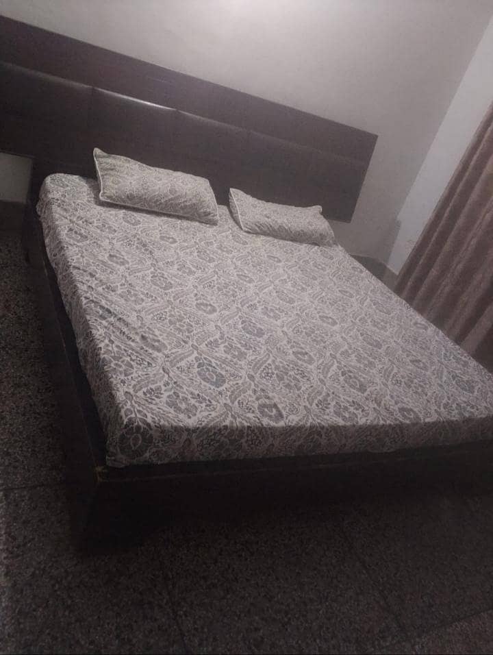 king size bed 1