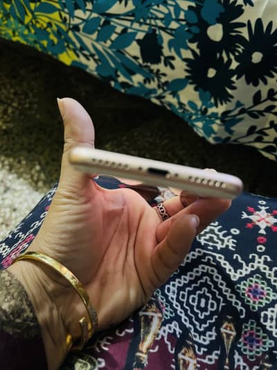 Apple iPhone 8