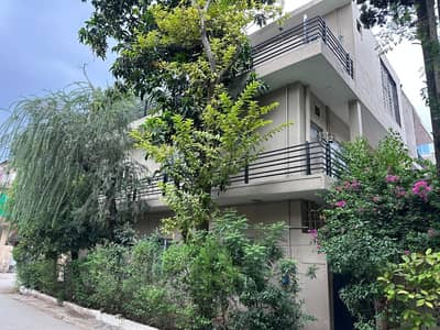 Buying A Corner House In I-10/4?