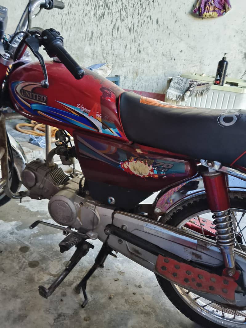 united 70cc 0