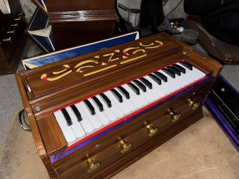 crystalHarmoniums 8
