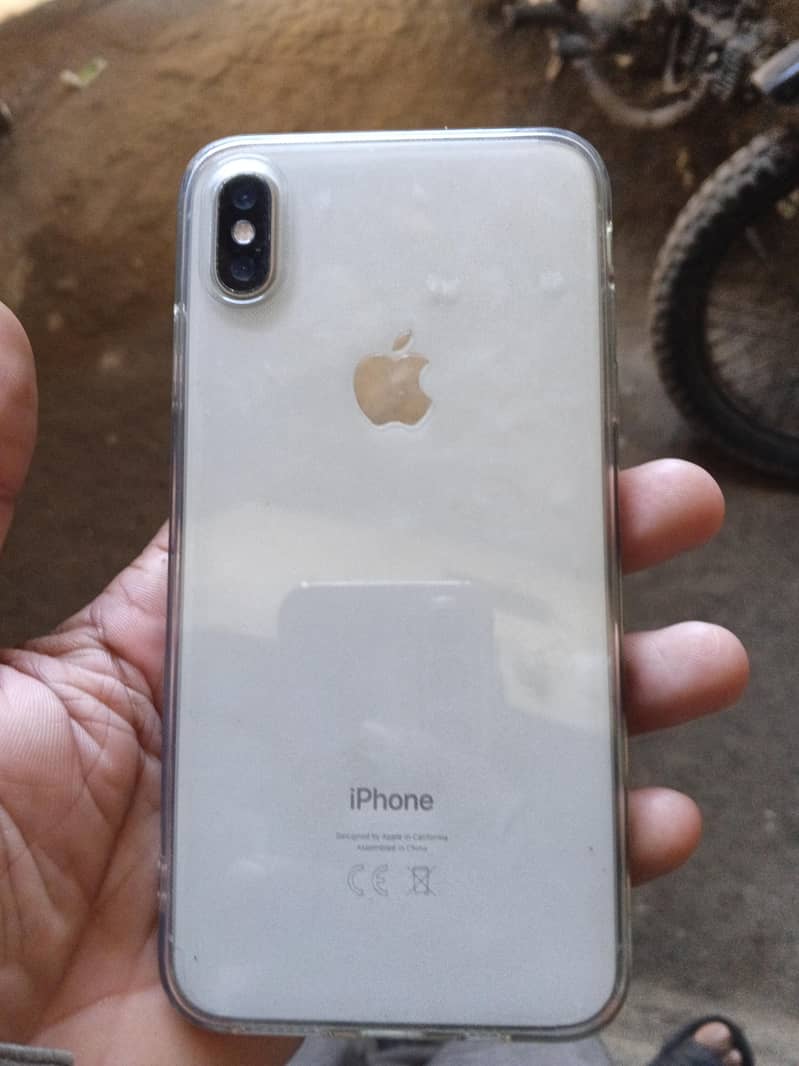 Apple iPhone XS Max 1