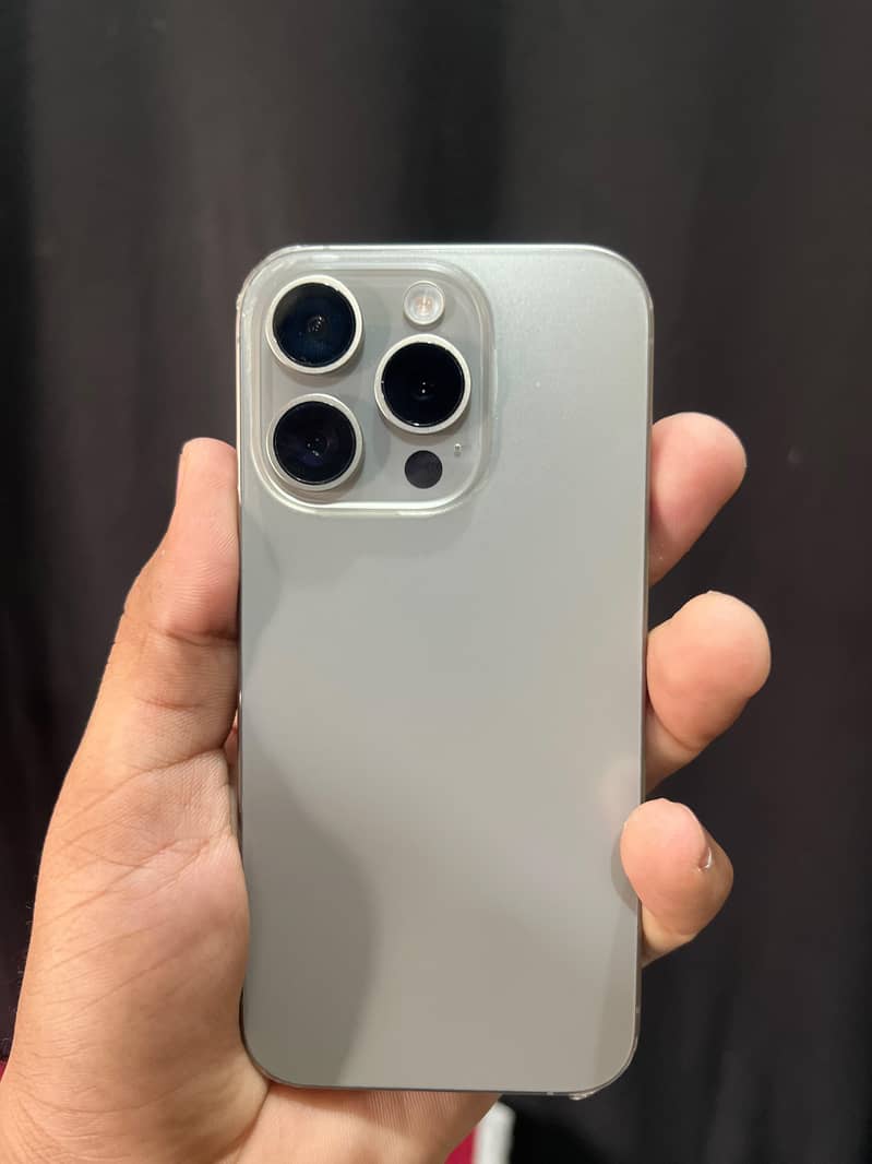 Apple iPhone 15 Pro 0