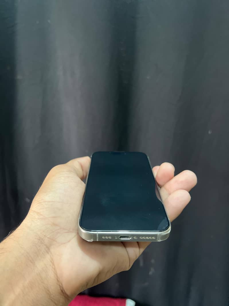 Apple iPhone 15 Pro 7