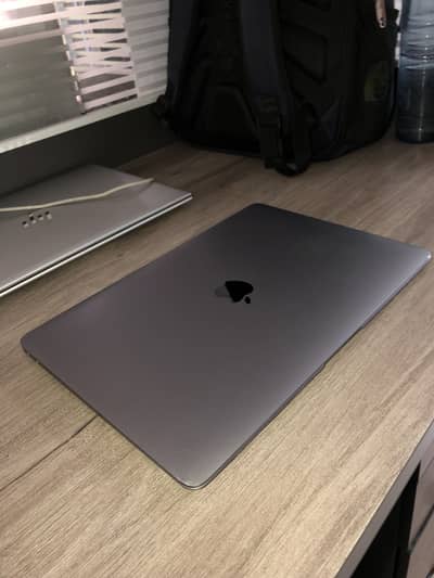 MacBook Air - 13-inch - 2018 - Retina - A1932, Space Gray, iCloud LOCK