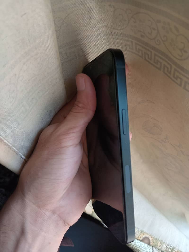 Apple iPhone 13 3