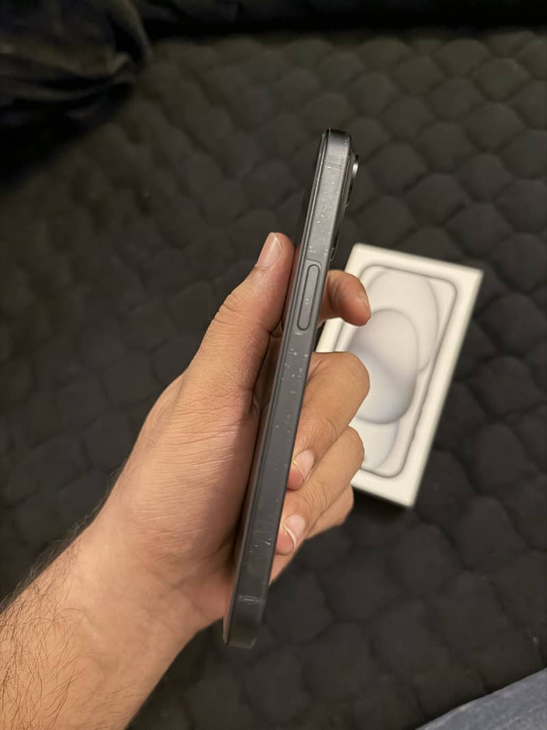 Apple iPhone 15 2