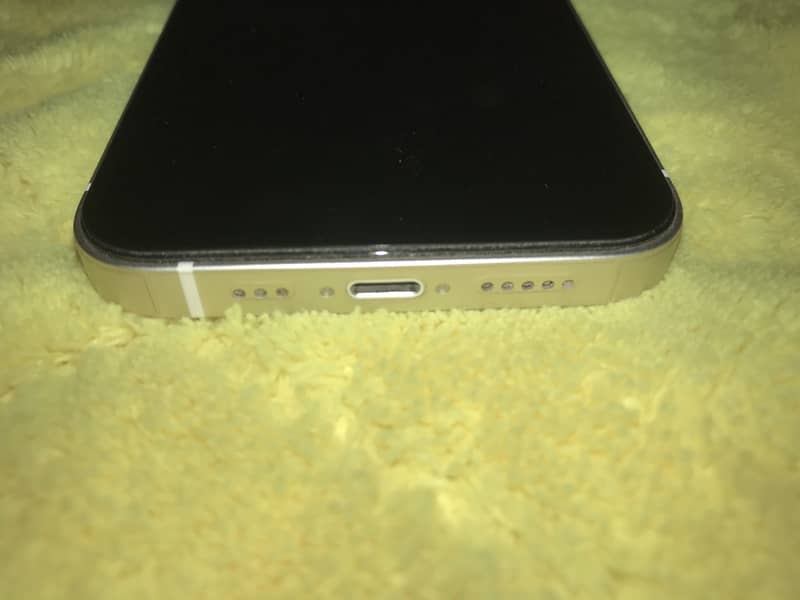 Apple iPhone 13 3