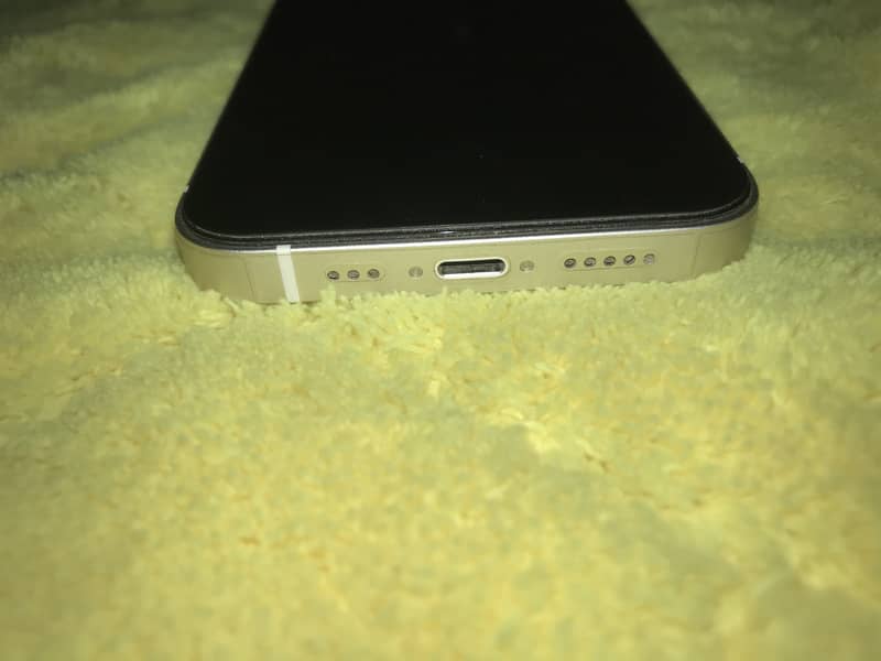 Apple iPhone 13 4