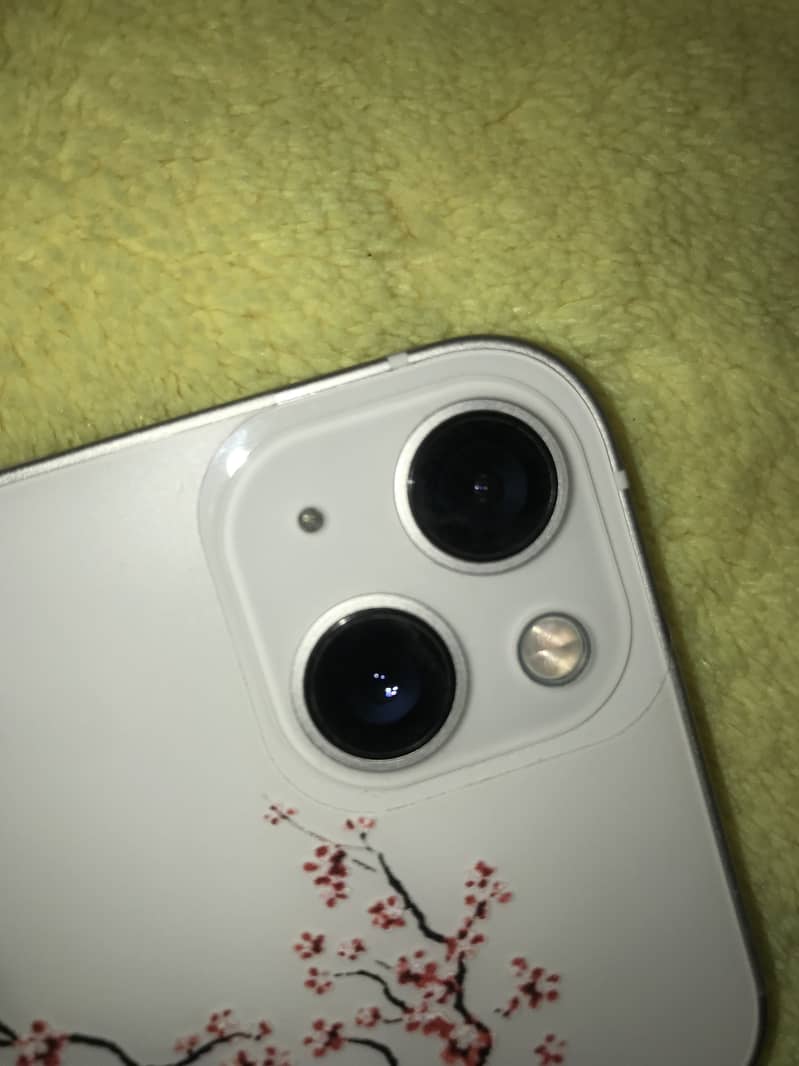 Apple iPhone 13 6