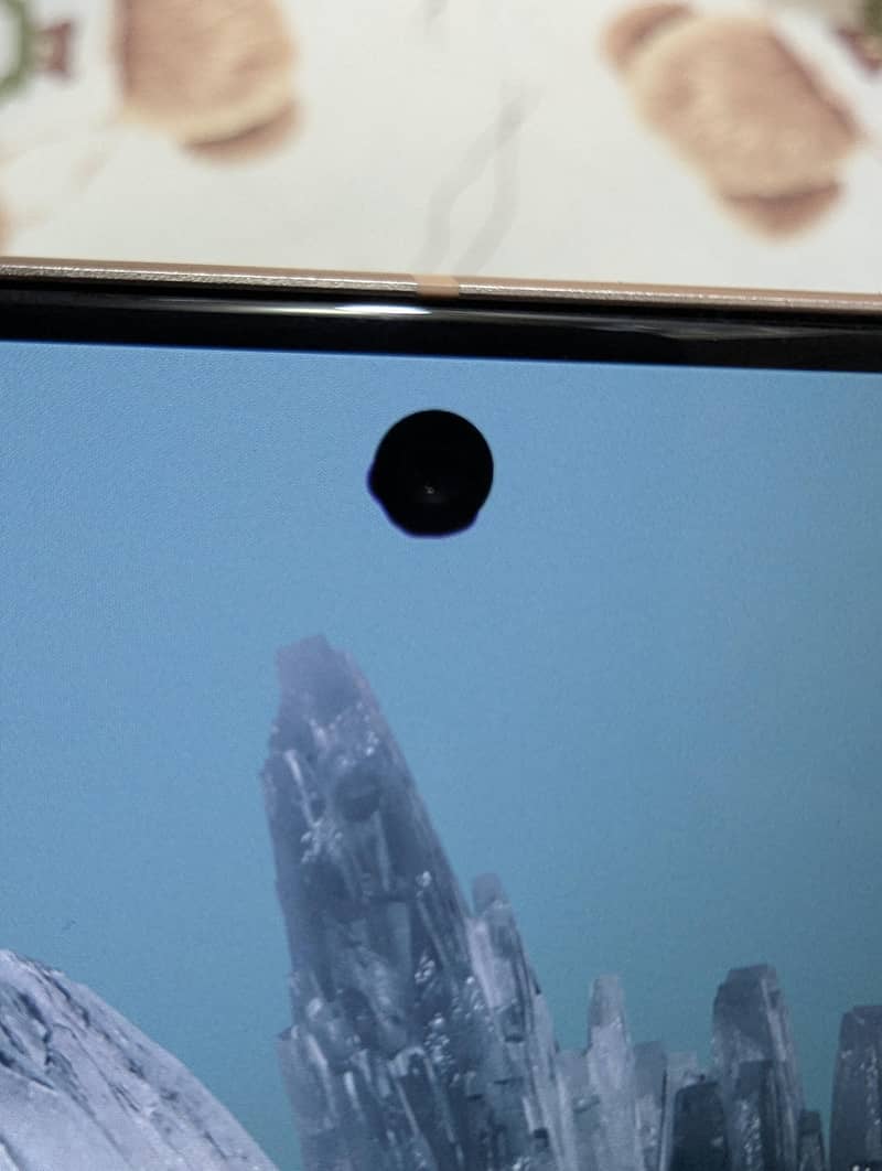 Google Pixel 8 with Box 1