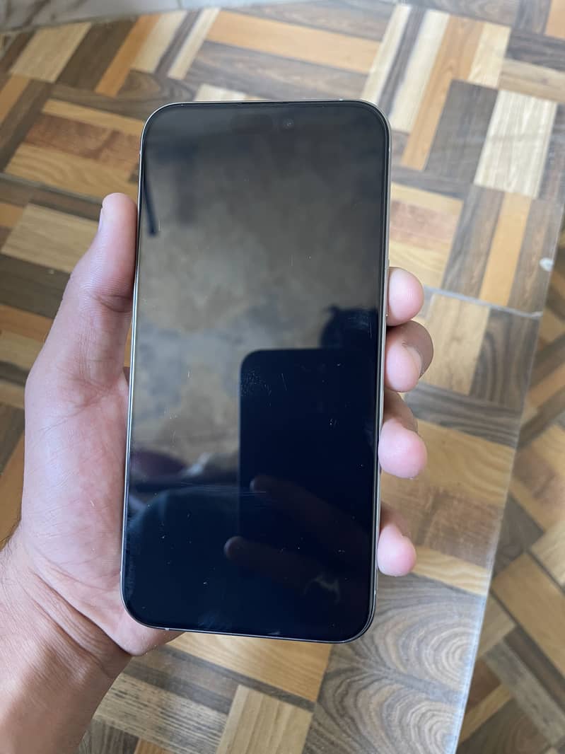 Apple iPhone 15 Pro Max 2