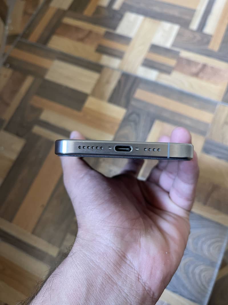 Apple iPhone 15 Pro Max 7