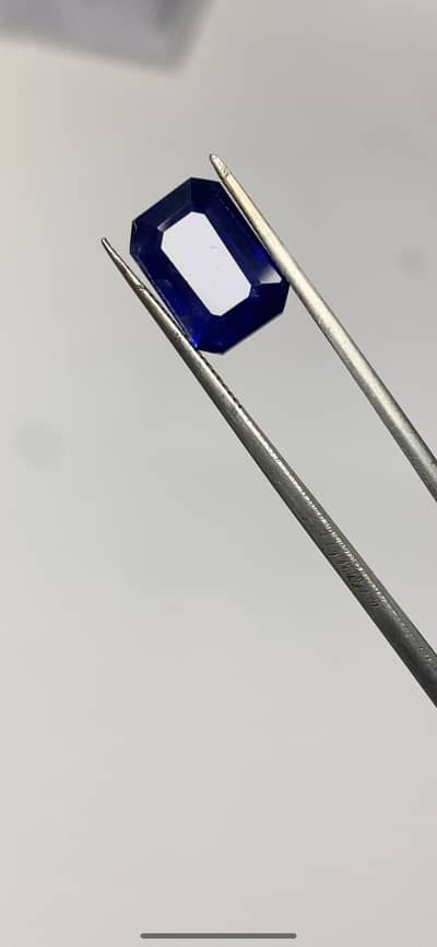 Natural Madagascar Royal Blue Sapphire 4.42 Ct