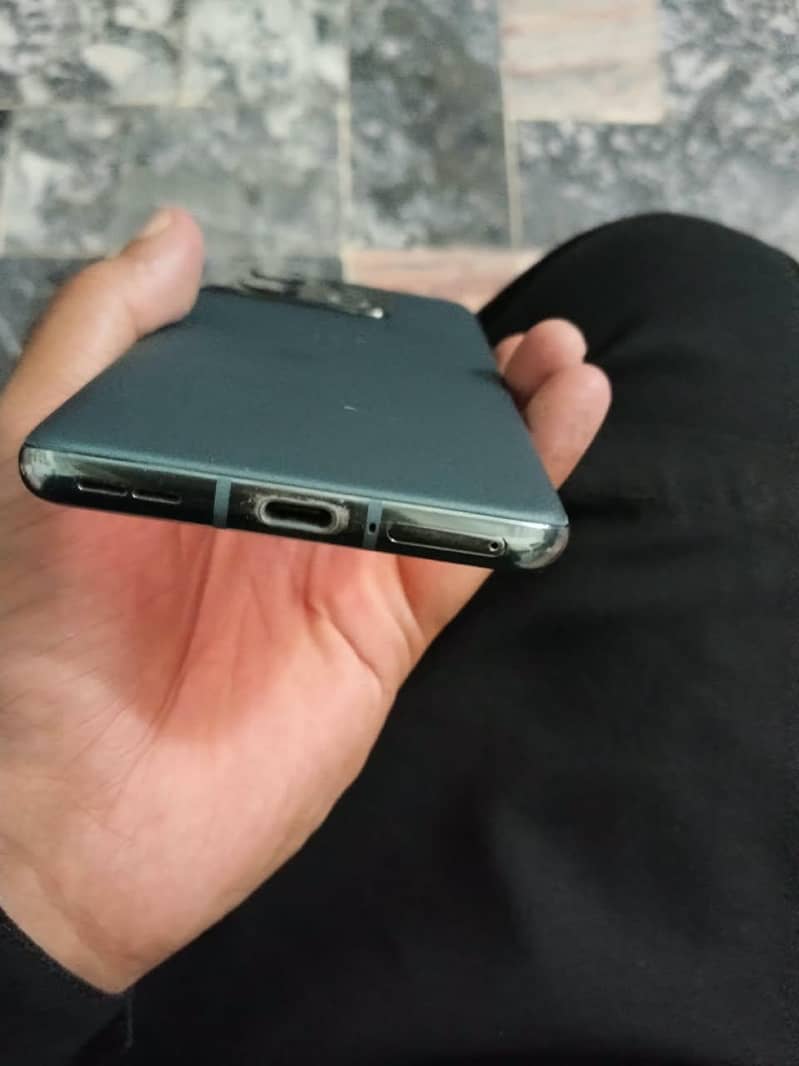 One Plus 10 Pro 4