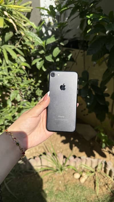Apple iPhone 7