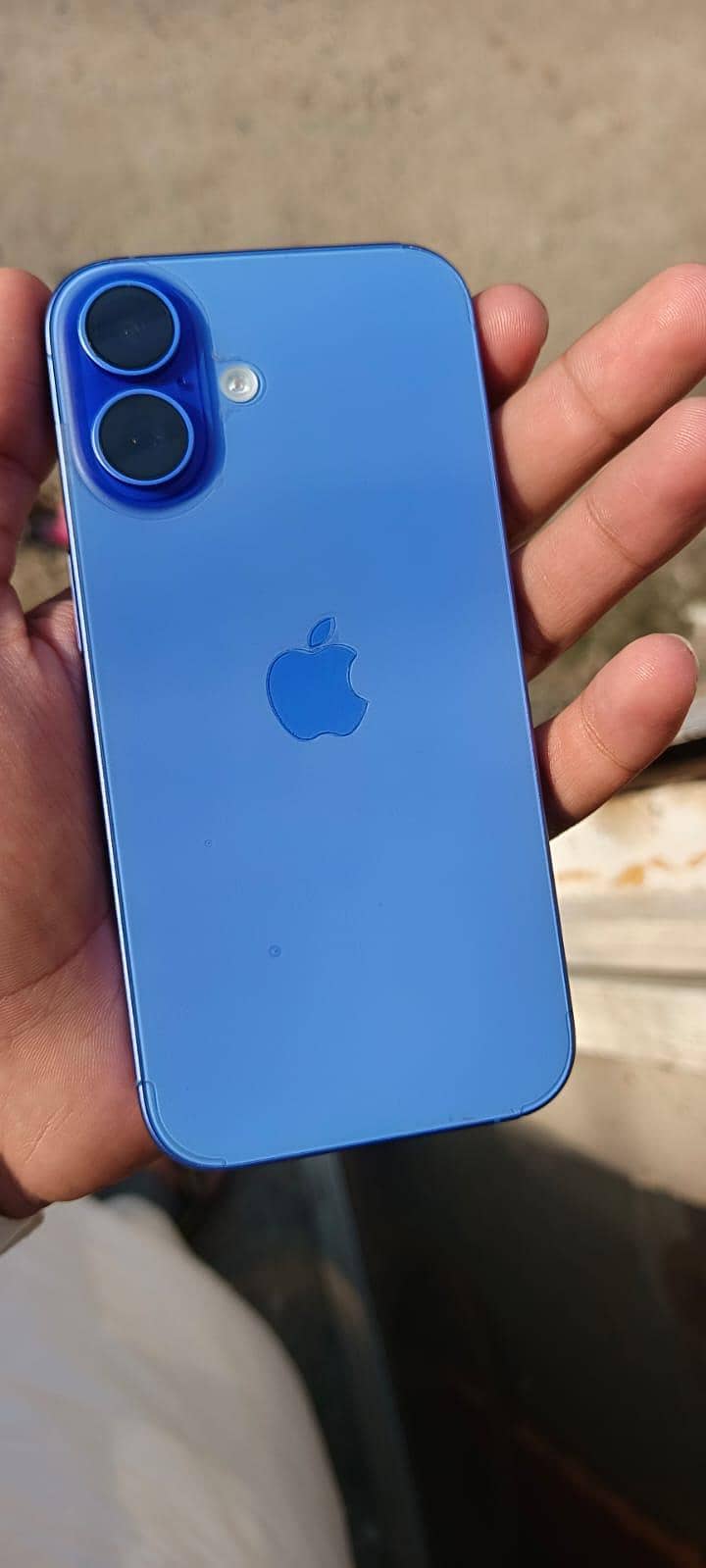 Apple iPhone 16 1
