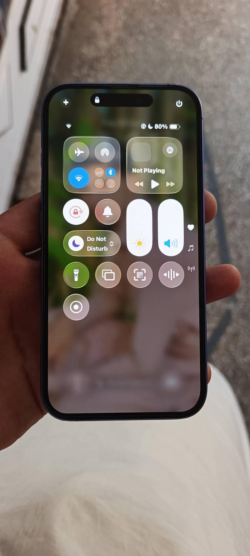 Apple iPhone 16 4