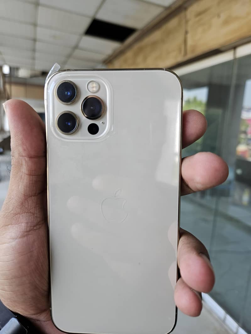 Apple iPhone 12 Pro 3