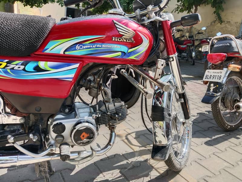 Honda CD70 7