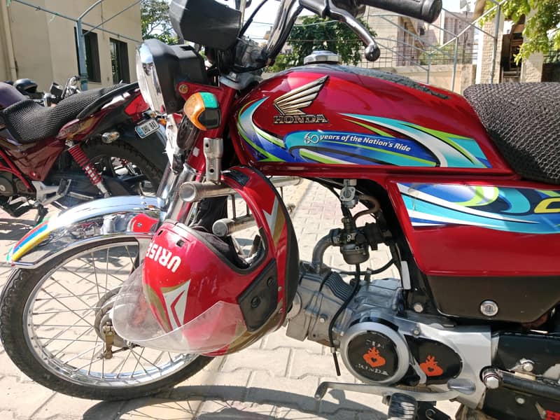 Honda CD70 9