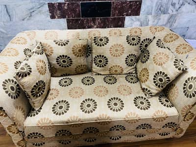 Comfortable Sofa Set – Good Condition