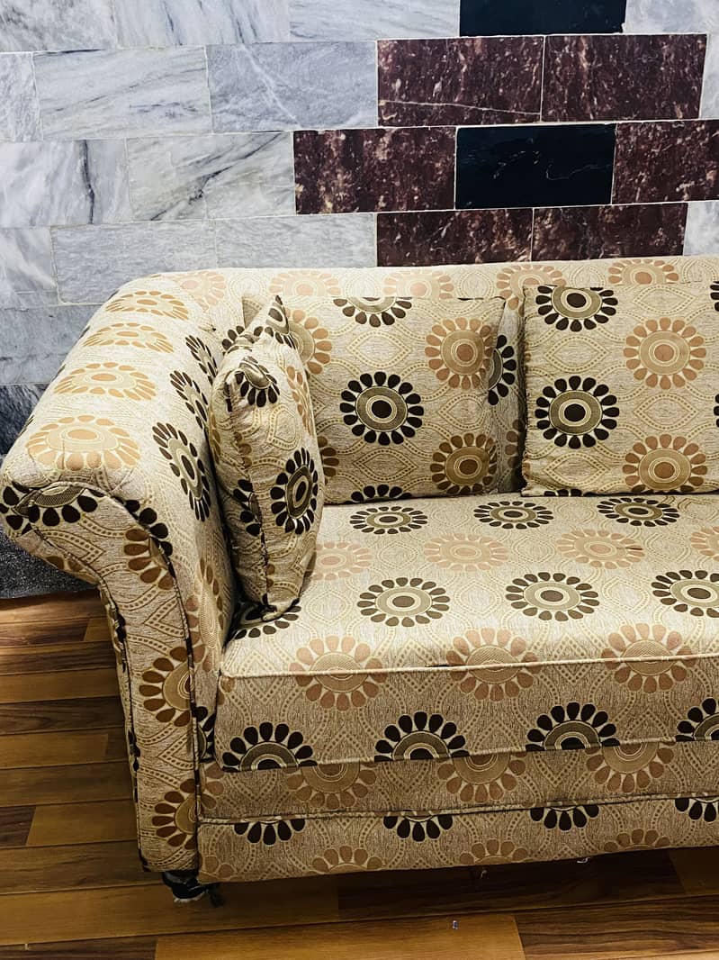 Comfortable Sofa Set – Good Condition 2