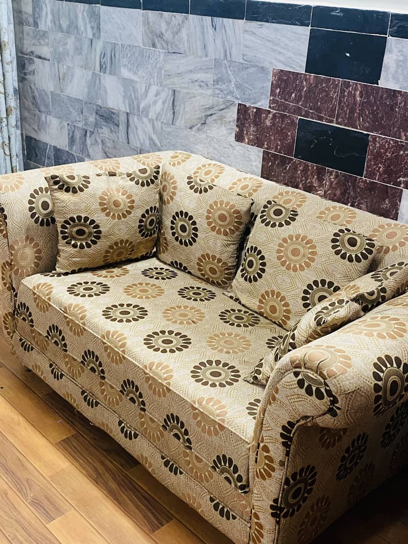 Comfortable Sofa Set – Good Condition 3