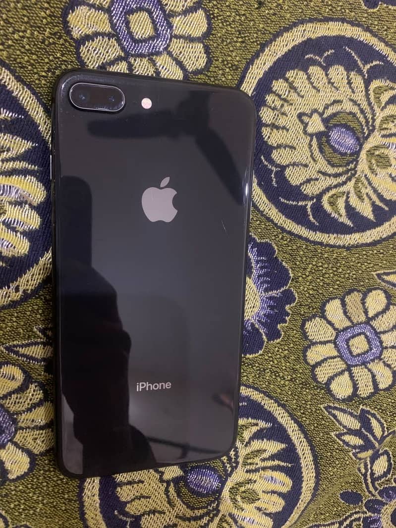 Apple iPhone 8 Plus 2