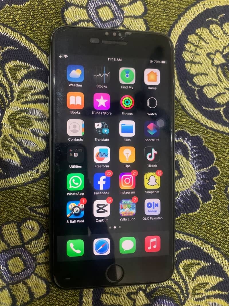 Apple iPhone 8 Plus 4