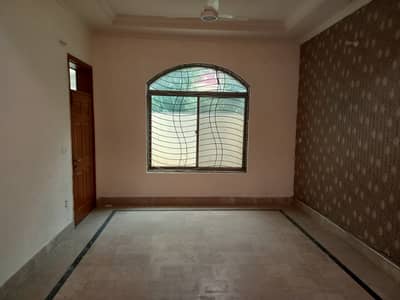 5 marla Outstanding lower Portion In Johar Town Near EMPORIUM MALL