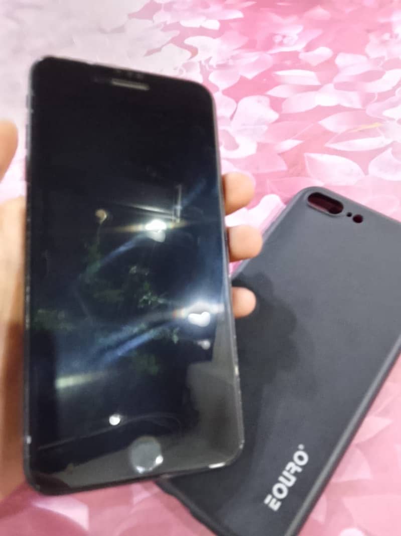 Apple iPhone 7 Plus 0