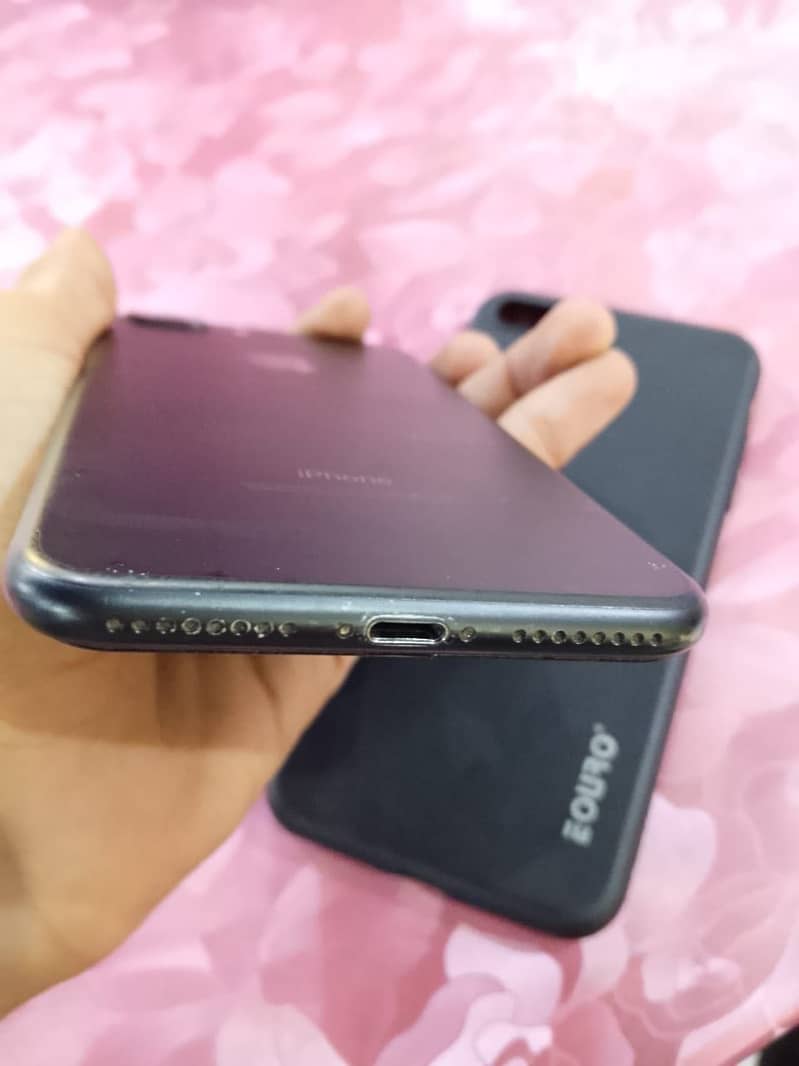 Apple iPhone 7 Plus 4