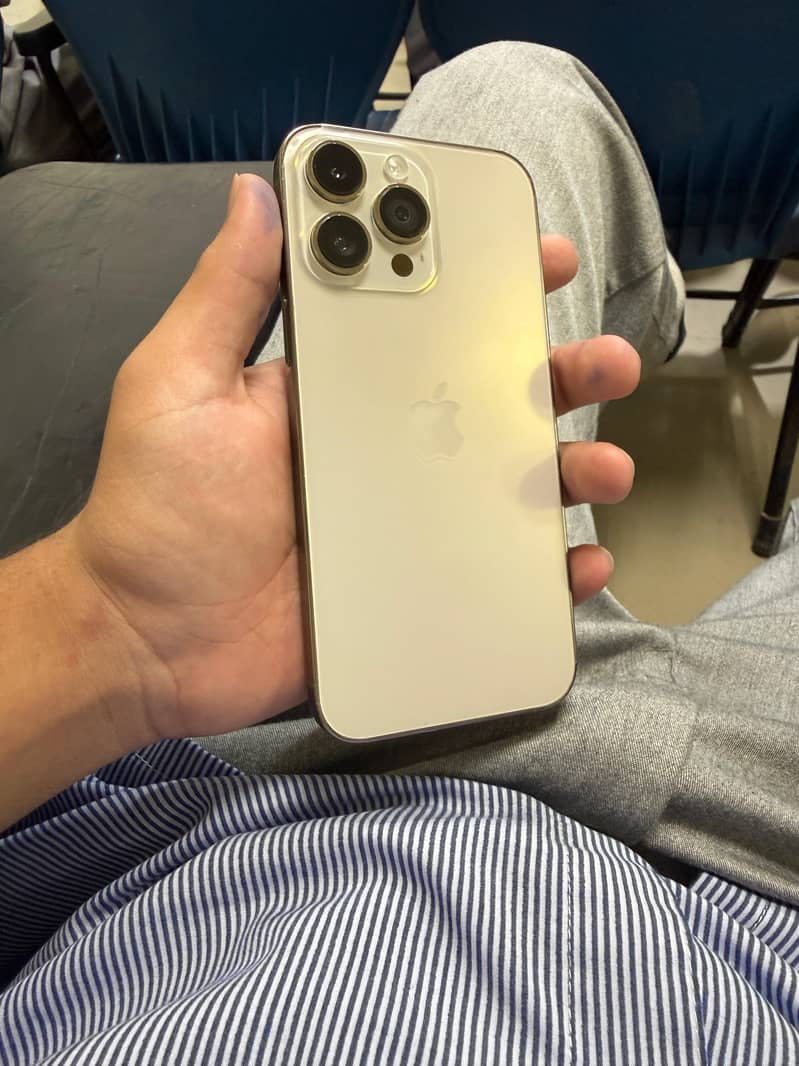 Apple iPhone 14 Pro Max 0