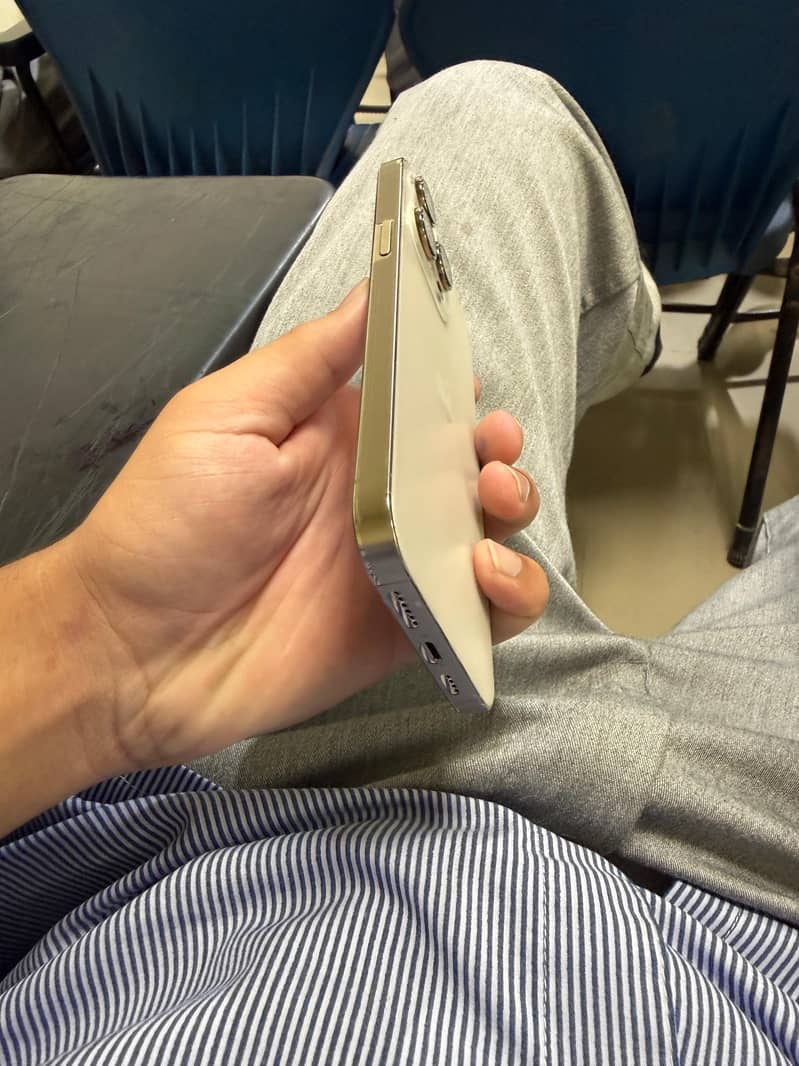 Apple iPhone 14 Pro Max 1