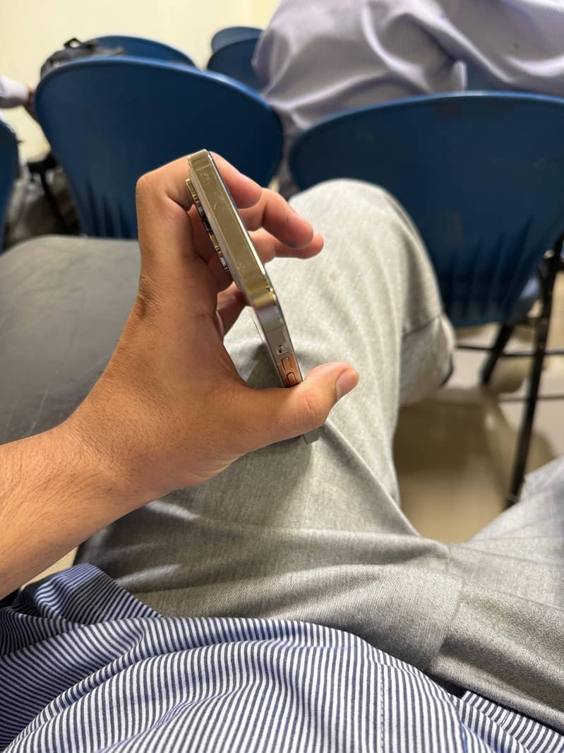 Apple iPhone 14 Pro Max 4
