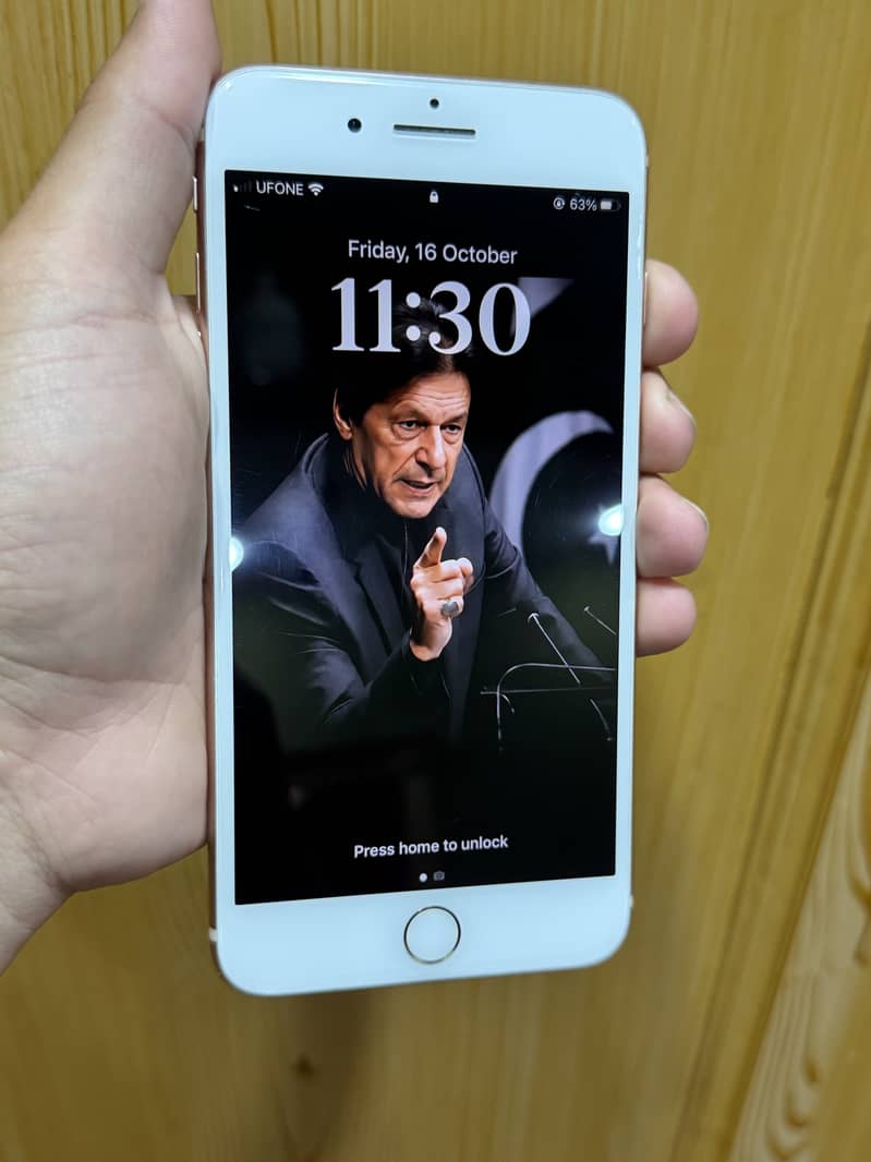 Apple iPhone 8 Plus 1