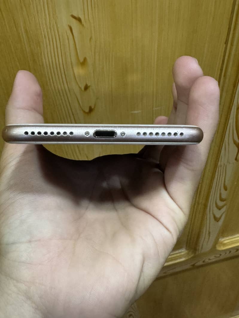 Apple iPhone 8 Plus 2