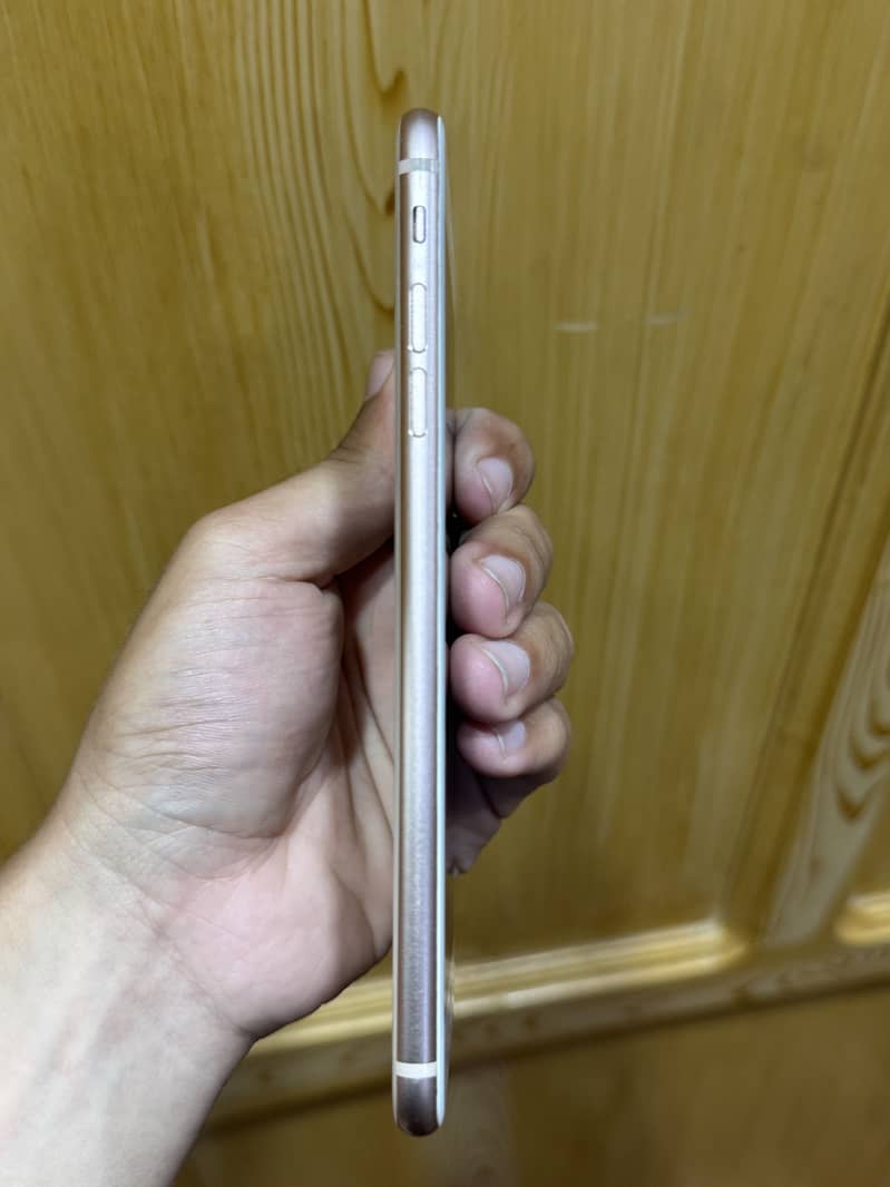 Apple iPhone 8 Plus 3