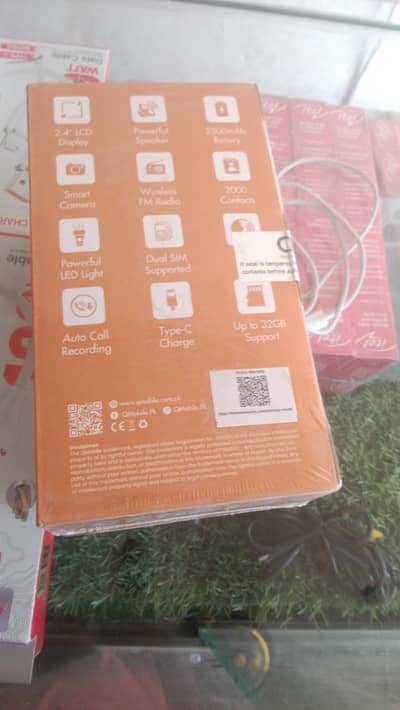 QMobile E4 2025 Box Pack