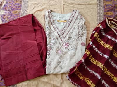 Elegant Off-White Embroidered Formal Suit with Silk Dupatta