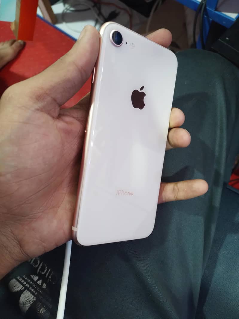 Apple iPhone 8 0