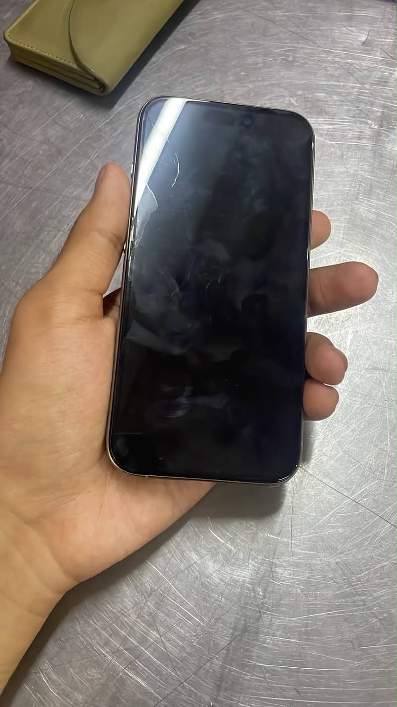 Apple iPhone 15 Pro 4