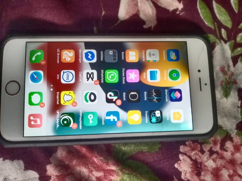 Apple iPhone 6 Plus 0